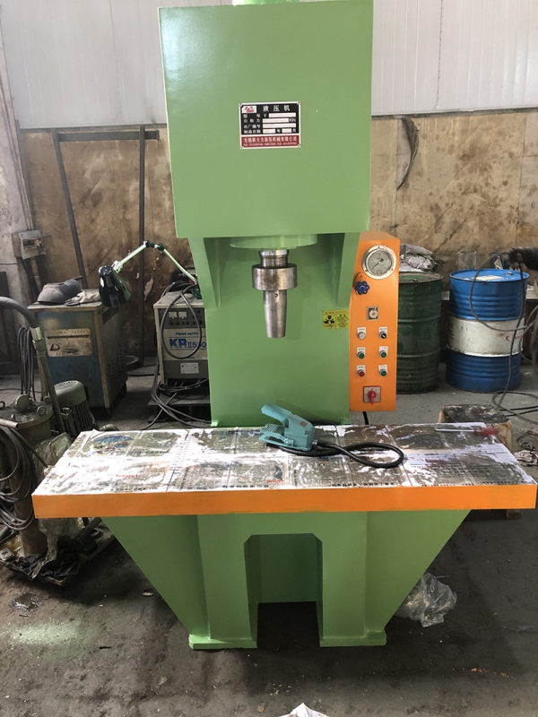 Y41�๦���۱߻�